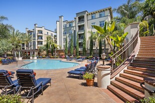 Playa Del Oro Apartments