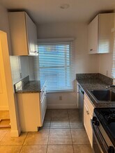 1009 Solons Aly, Unit Solons Alley Apt #2 in Sacramento, CA - Building Photo - Building Photo