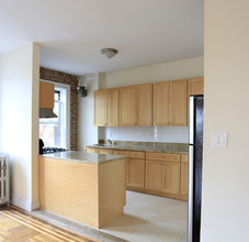 7 E Gun Hill Rd in Bronx, NY - Building Photo - Interior Photo