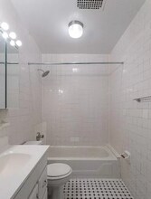 5 E 75th St in New York, NY - Building Photo - Building Photo