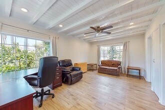 251 Avenida Rosa in San Clemente, CA - Building Photo - Building Photo