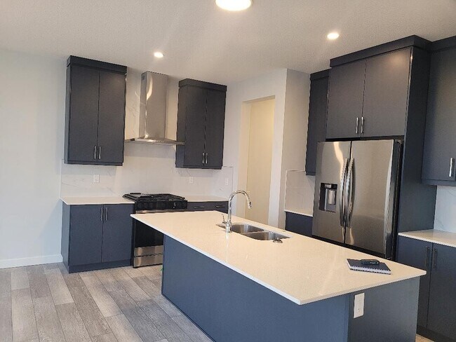 20514 16A Av NW in Edmonton, AB - Building Photo - Building Photo