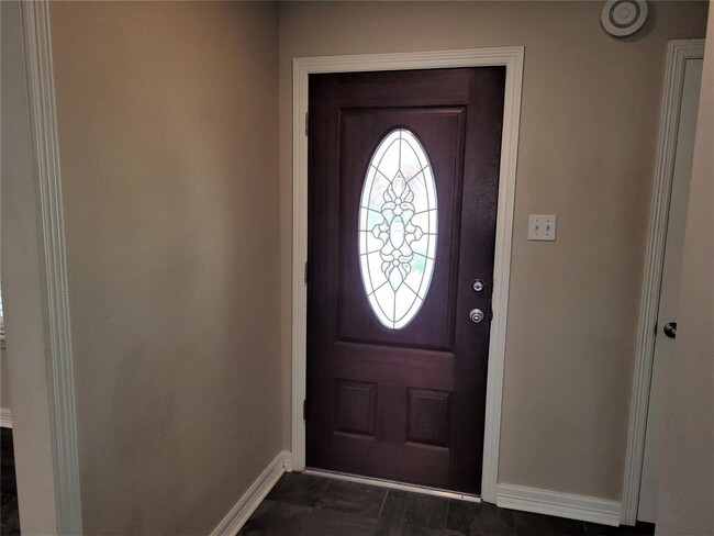 10119 Park Ln in La Porte, TX - Foto de edificio - Building Photo