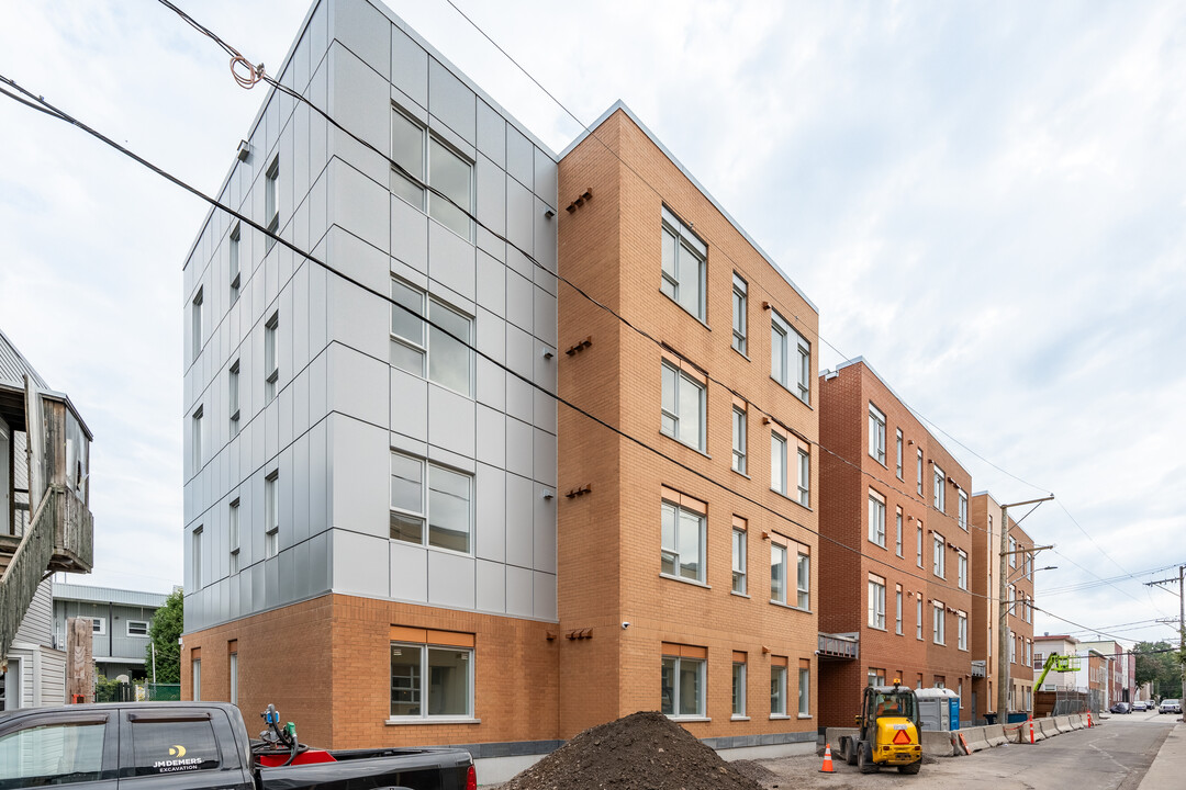 381 Saint-Benoît Rue in Québec, QC - Building Photo