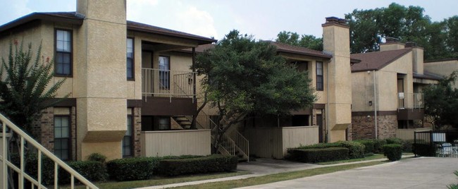 Crest Bluff Condominiums