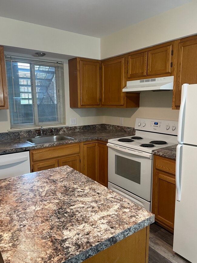 Hickory Hills Apartments in Chittenango, NY - Building Photo - Building Photo