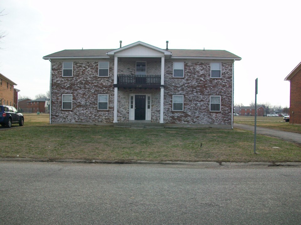 4609 Beechbrook Rd in Louisville, KY - Foto de edificio