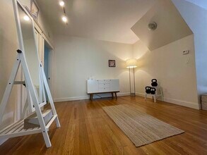 78 Stearns Rd in Brookline, MA - Building Photo - Building Photo
