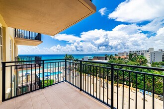 3475 S Ocean Blvd in Palm Beach, FL - Building Photo - Building Photo