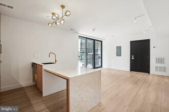 23 Logan Cir NW in Washington, DC - Building Photo - Building Photo