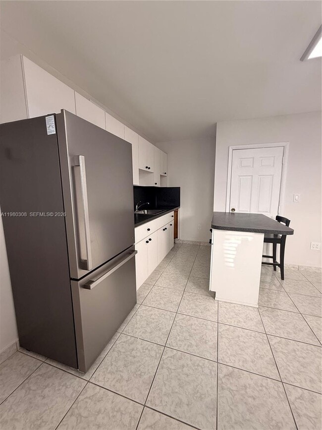 3666 SW 24th Ter in Miami, FL - Building Photo - Building Photo