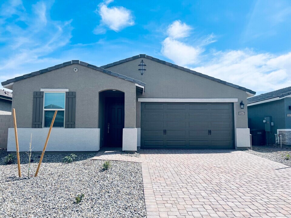 12647 W Country Club Trail in Sun City West, AZ - Building Photo