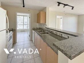 1420 W Georgia St in Vancouver, BC - Building Photo - Building Photo