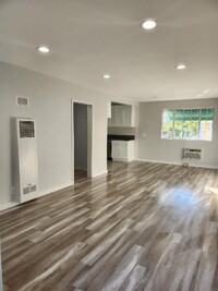 Kabir Villas in Sherman Oaks, CA - Building Photo - Building Photo