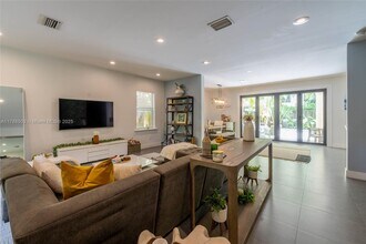 3187 Lamb Ct in Miami, FL - Building Photo - Building Photo