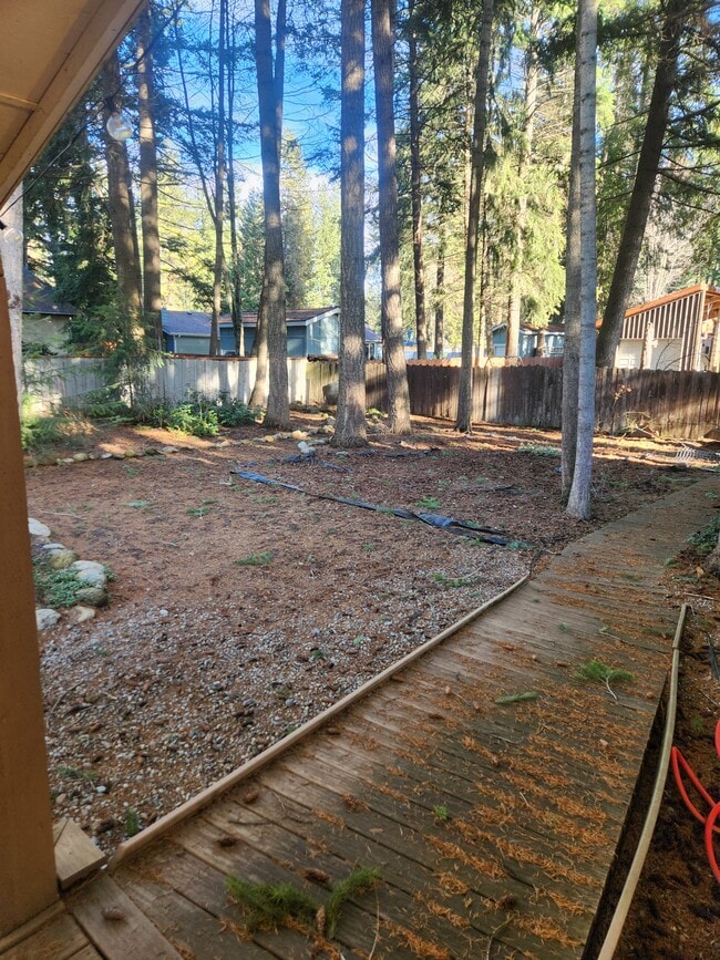 11751 N Ruby Dr in Hayden, ID - Foto de edificio - Building Photo