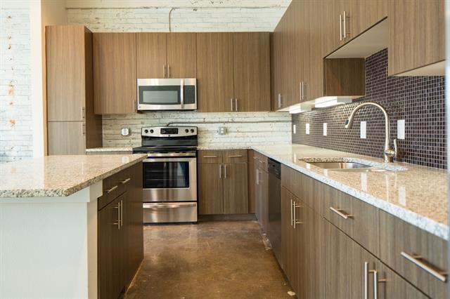 801 W Vickery Blvd in Fort Worth, TX - Building Photo