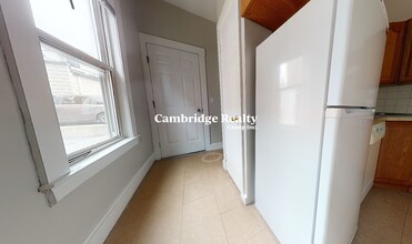 224 Banks St, Unit 5A in Cambridge, MA - Foto de edificio - Building Photo