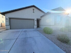 6351 W Magdalena Ln in Phoenix, AZ - Building Photo