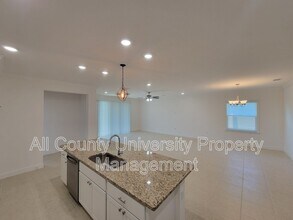 24361 Northwest 13th Blvd in Newberry, FL - Building Photo - Building Photo