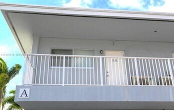 2170 NE 51st Ct in Fort Lauderdale, FL - Foto de edificio - Building Photo