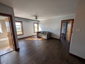 5400 S Harper Ave, Unit 804 in Chicago, IL - Building Photo - Building Photo
