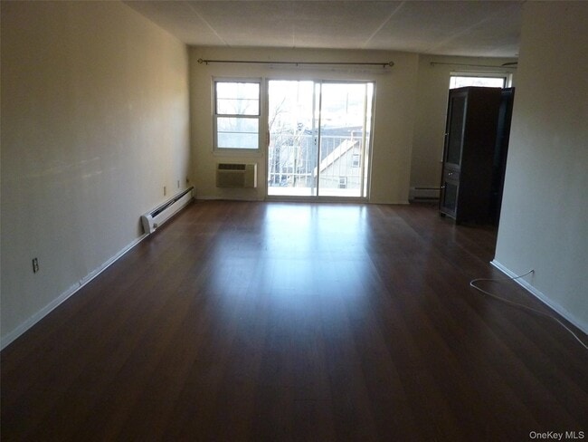 35 Park Ave in Suffern, NY - Building Photo - Building Photo