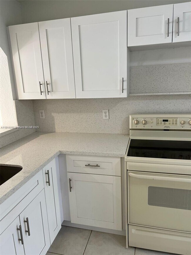 2901 SE 13th Rd in Homestead, FL - Building Photo - Building Photo