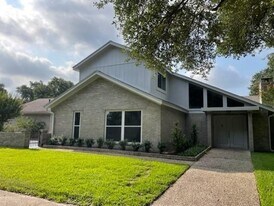 2802 Foxfire Cir in Missouri City, TX - Building Photo