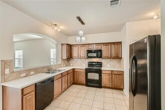 271 Housefinch Loop in Leander, TX - Foto de edificio - Building Photo
