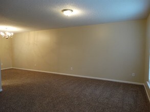 1655 Summit Ridge Ln in Kannapolis, NC - Building Photo - Building Photo