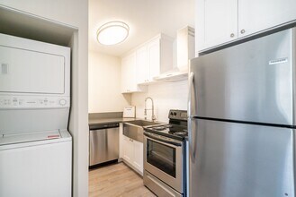 Rosemont Heights Apartments! in Los Angeles, CA - Foto de edificio - Interior Photo