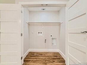 839 Oasis St, Unit 1 in New Braunfels, TX - Building Photo - Building Photo