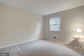10430 Armstrong St in Fairfax, VA - Building Photo - Building Photo