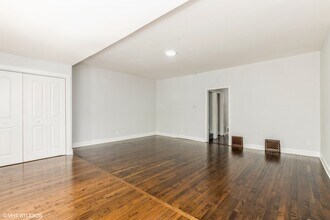 4646 W Warwick Ave in Chicago, IL - Building Photo - Building Photo