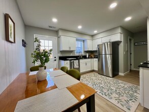 404 NW D St in Bentonville, AR - Foto de edificio - Building Photo