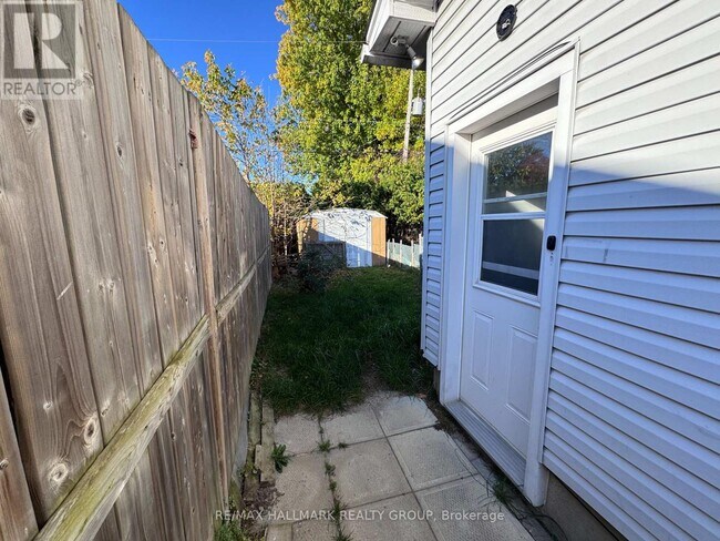 820B Willow Ave in Ottawa, ON - Building Photo - Building Photo