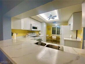 12601 Kelly Sands Way in Ft. Myers, FL - Building Photo - Building Photo