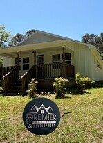 1408 Adamsburg Rd E in Fort Payne, AL - Building Photo