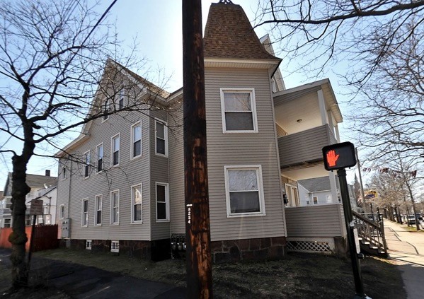 483 Ferry St in New Haven, CT - Building Photo