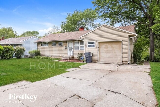 1302 SW Peggy Cir in Lee's Summit, MO - Foto de edificio - Building Photo