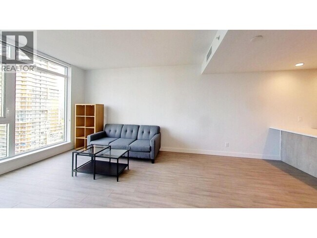 6398 Silver Ave in Burnaby, BC - Building Photo - Building Photo