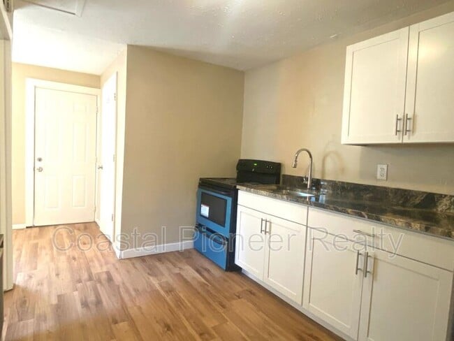 2531 W Cherry St in Tampa, FL - Building Photo - Building Photo
