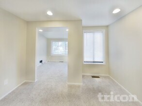 9616 Brassie Way in Gaithersburg, MD - Building Photo - Building Photo