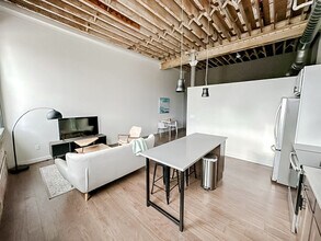 403 W 4th St N in Newton, IA - Foto de edificio - Building Photo