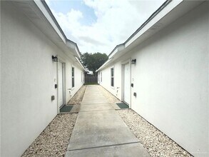 1303 W Heritage Dr, Unit 3 in Pharr, TX - Foto de edificio - Building Photo
