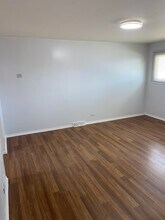 14000 S Hoxie Ave in Burnham, IL - Building Photo - Building Photo