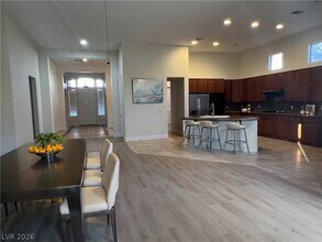 321 Angels Trace Ct in Las Vegas, NV - Building Photo - Building Photo