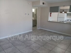 320 Grove St NE in Albuquerque, NM - Building Photo - Building Photo