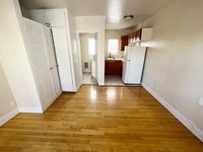 250 Cliff Dr in Laguna Beach, CA - Building Photo - Building Photo